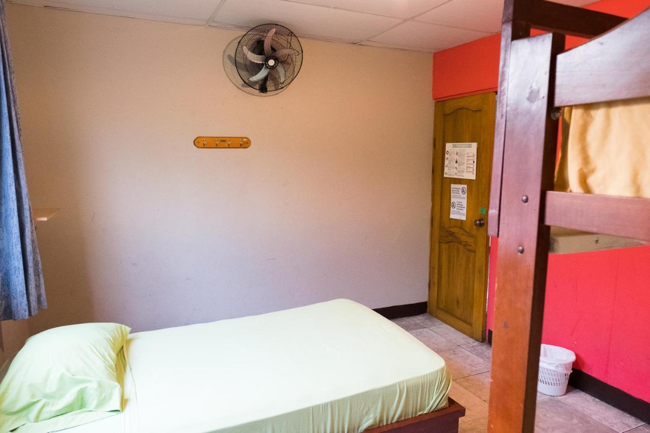 Hostel Nucapacha Гуаякуил Екстериор снимка
