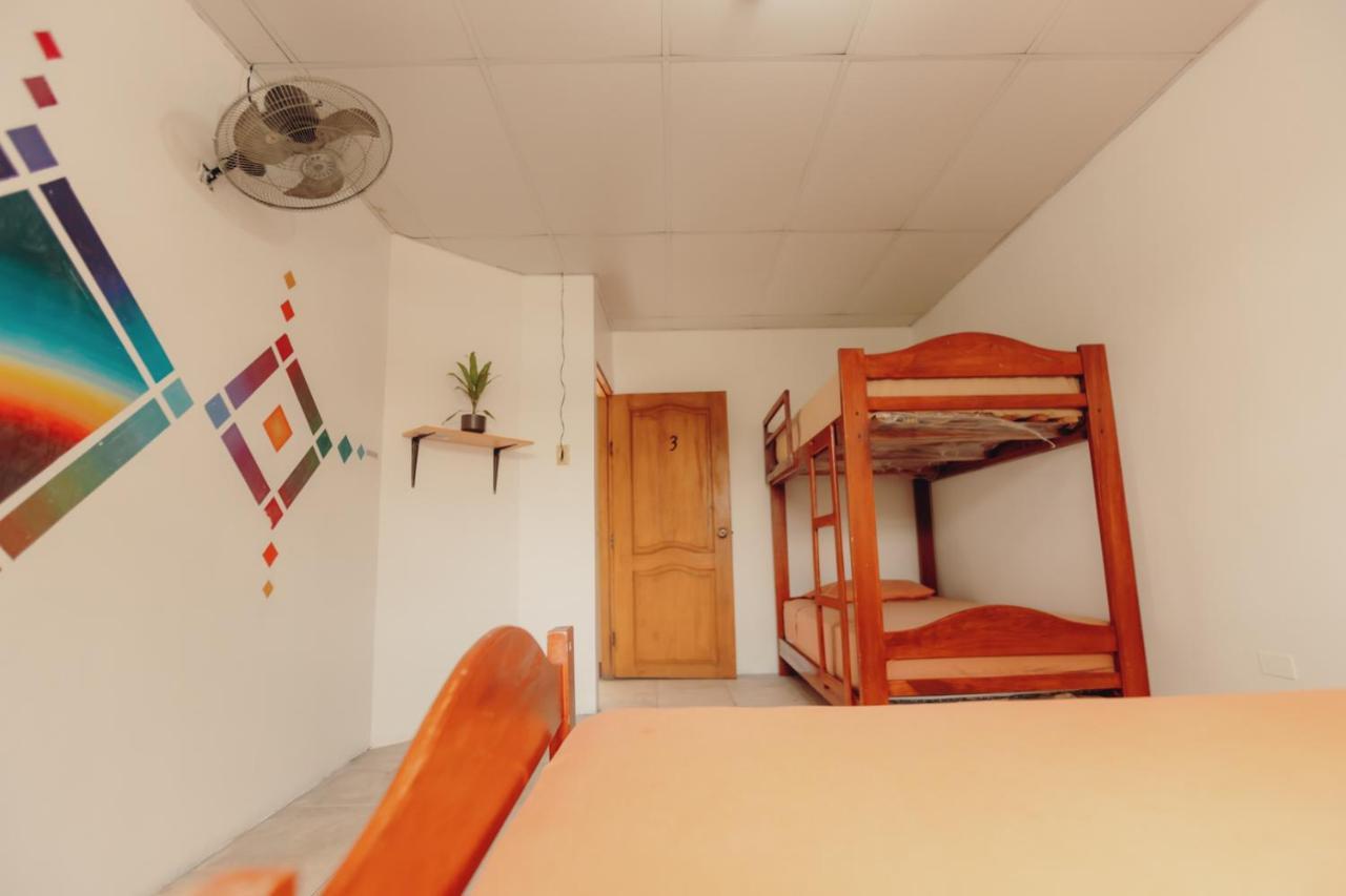 Hostel Nucapacha Гуаякуил Екстериор снимка
