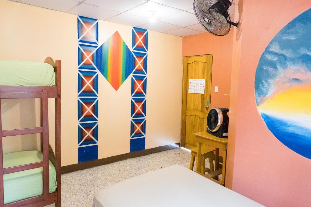 Hostel Nucapacha Гуаякуил Екстериор снимка