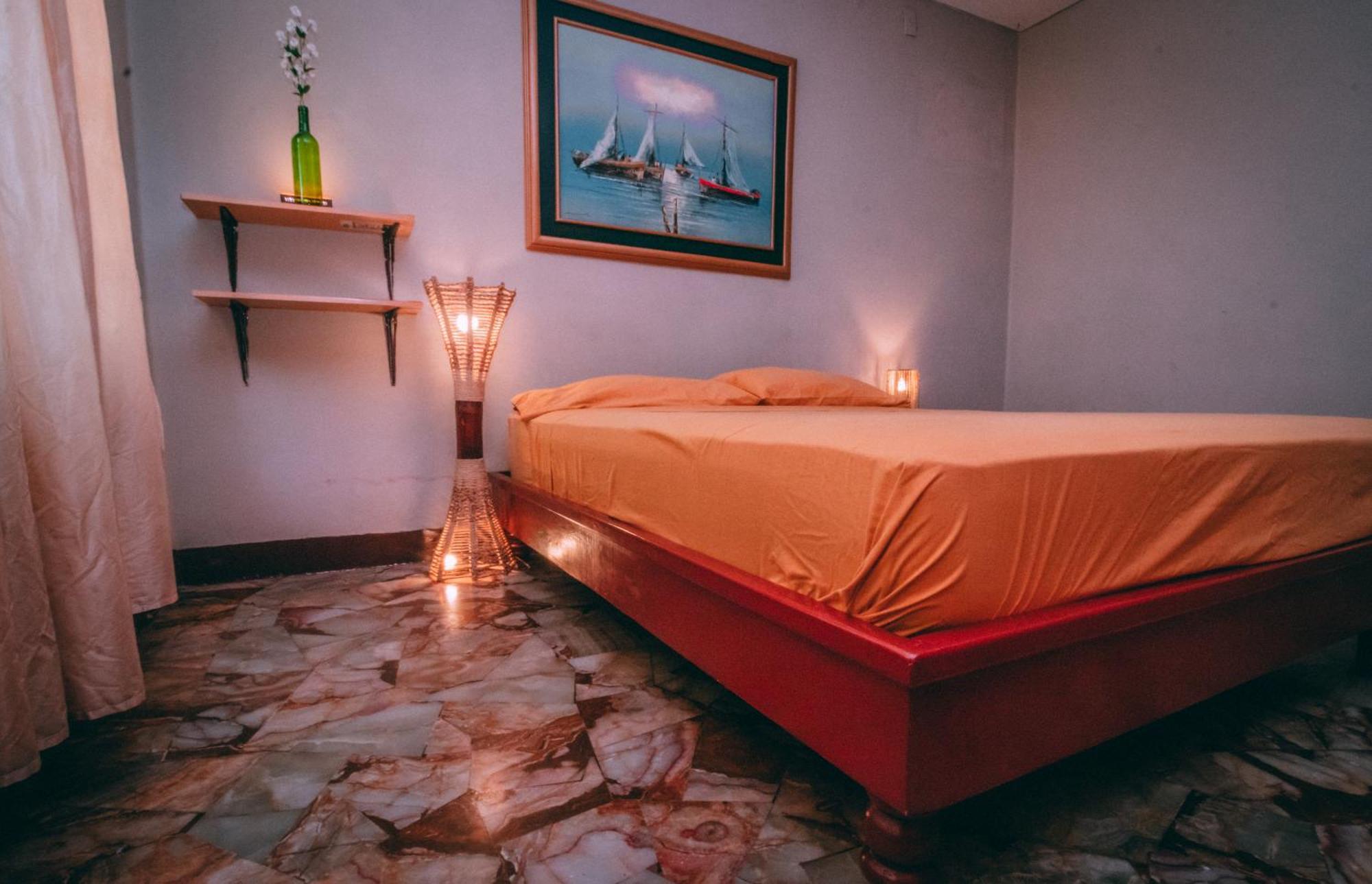 Hostel Nucapacha Гуаякуил Екстериор снимка