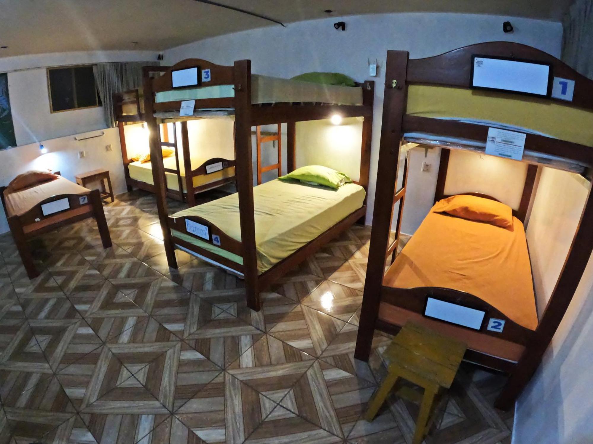 Hostel Nucapacha Гуаякуил Екстериор снимка